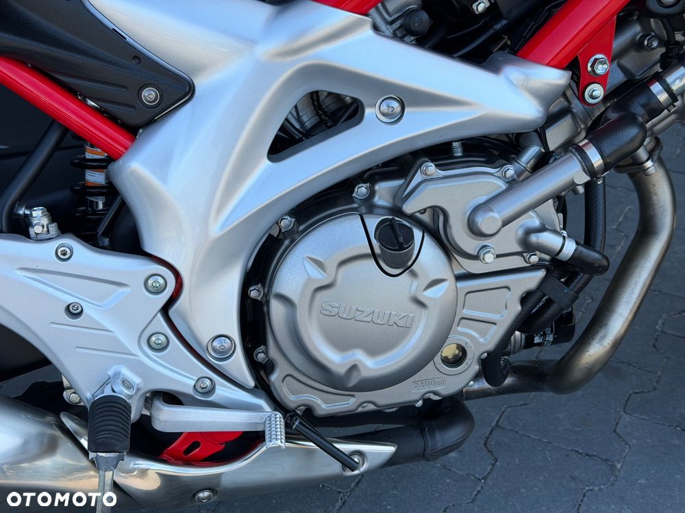 Suzuki Gladius - 16