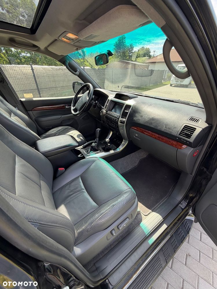 Toyota Land Cruiser - 3