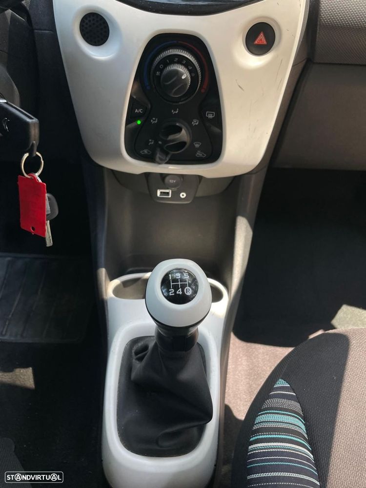 Citroën C1 1.2 VTi Shine - 23