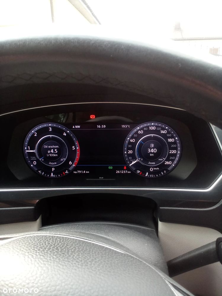 Volkswagen Tiguan - 16