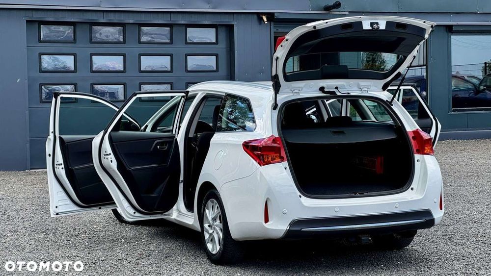 Toyota Auris - 16