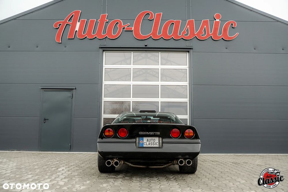 Chevrolet Corvette - 9