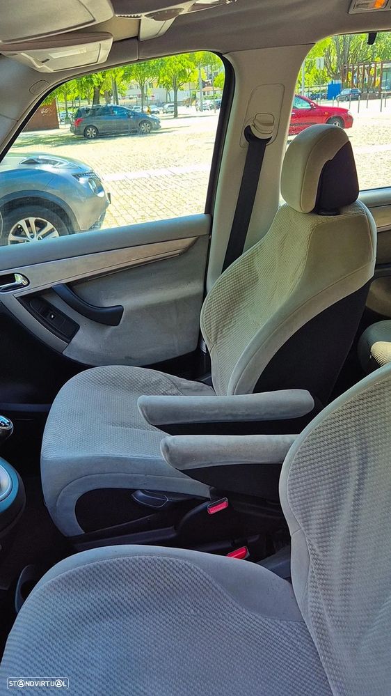 Citroën C4 Grand Picasso 1.6 HDi FAP 7L Exclusive - 11