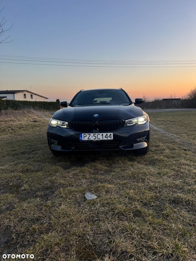 BMW Seria 3 320d Sport Line - 4