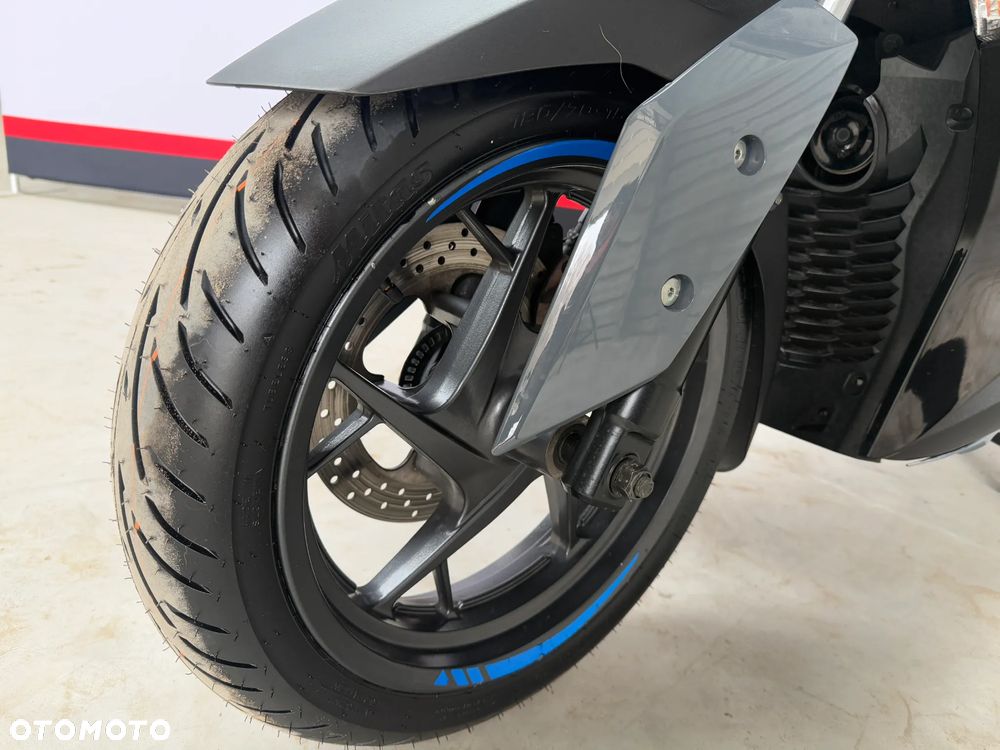 Yamaha X-max - 15