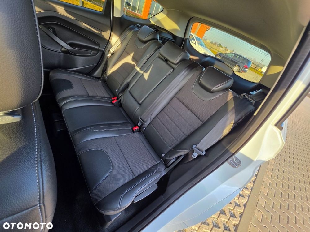 Ford Kuga - 21