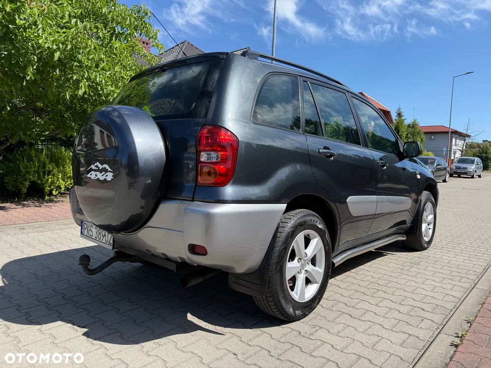 Toyota RAV4 D-4D 4x4 - 24