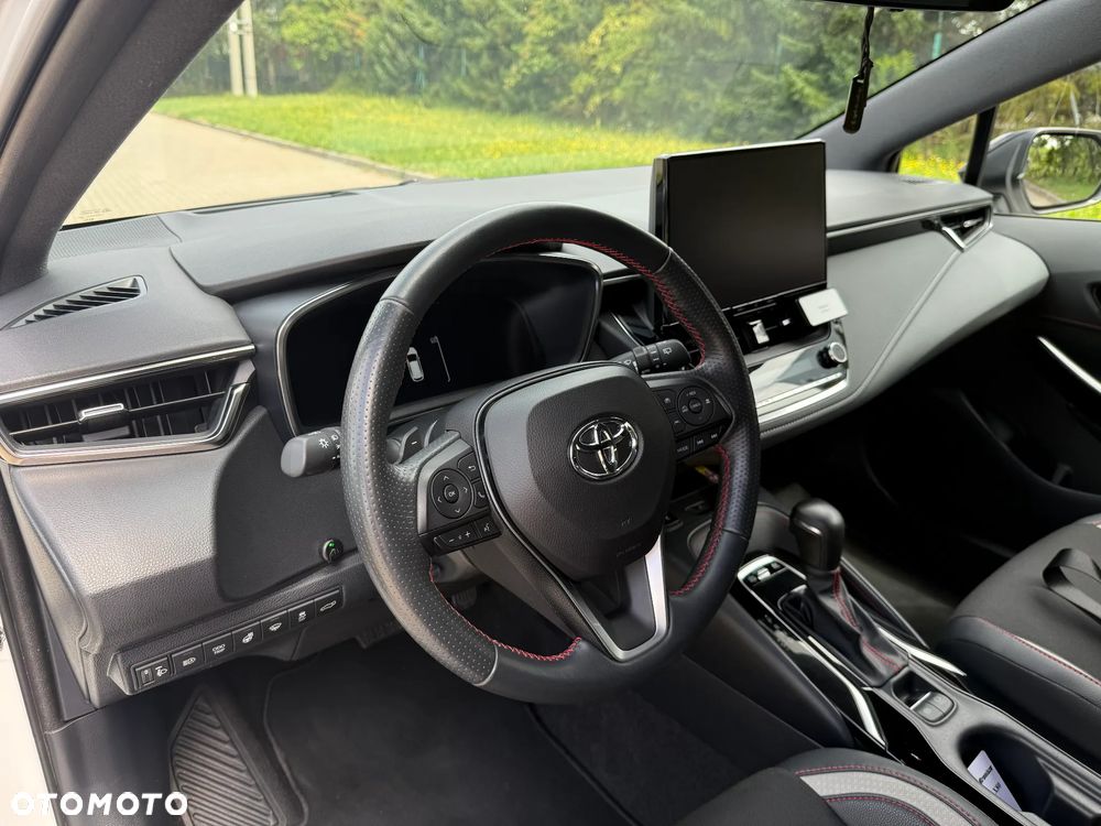 Toyota Corolla 2.0 Hybrid GR Sport Dynamic - 12