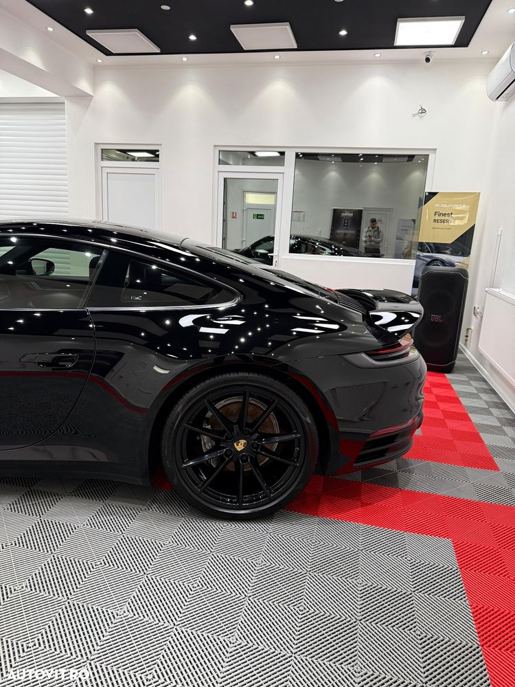 Porsche 911 Carrera 4 PDK - 8