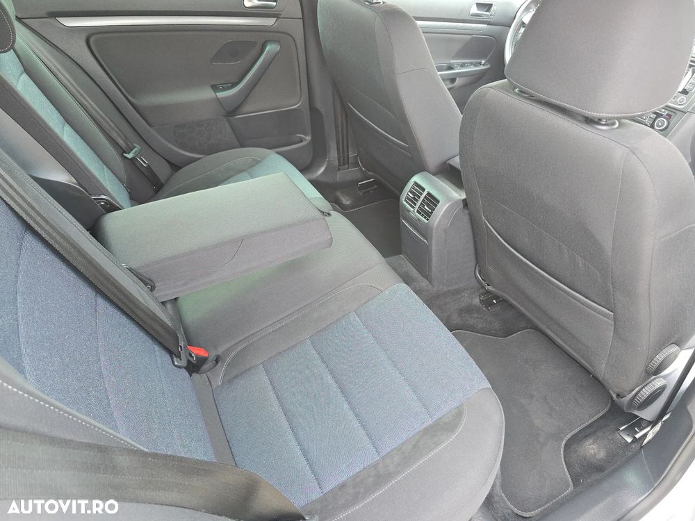 VOLKSWAGEN Golf 2012 — imagine 9