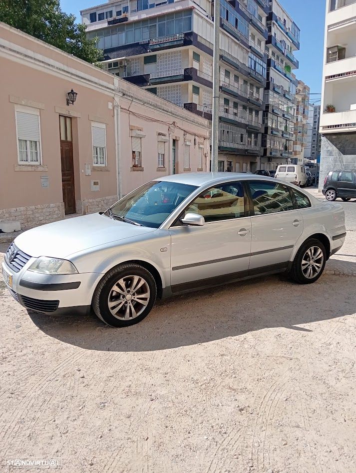 VW Passat 1.9 TDi Exclusivel 4M - 1