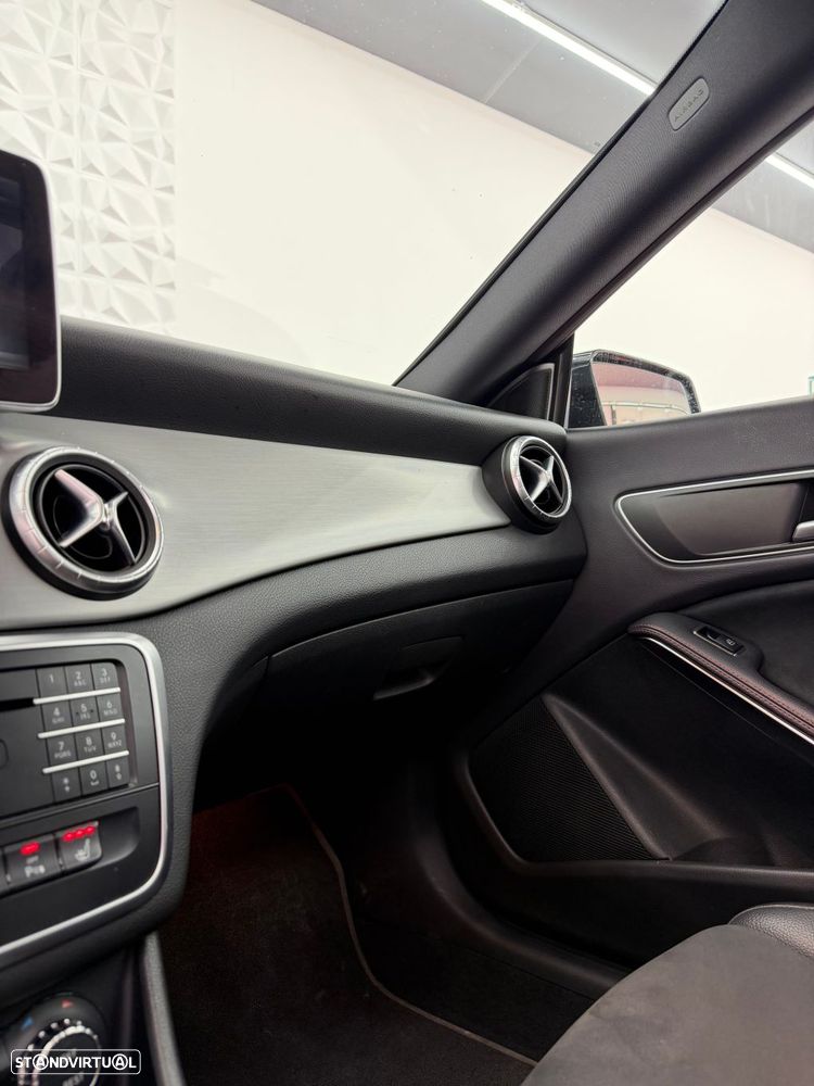 Mercedes-Benz CLA 200 d Shooting Brake AMG Line - 11