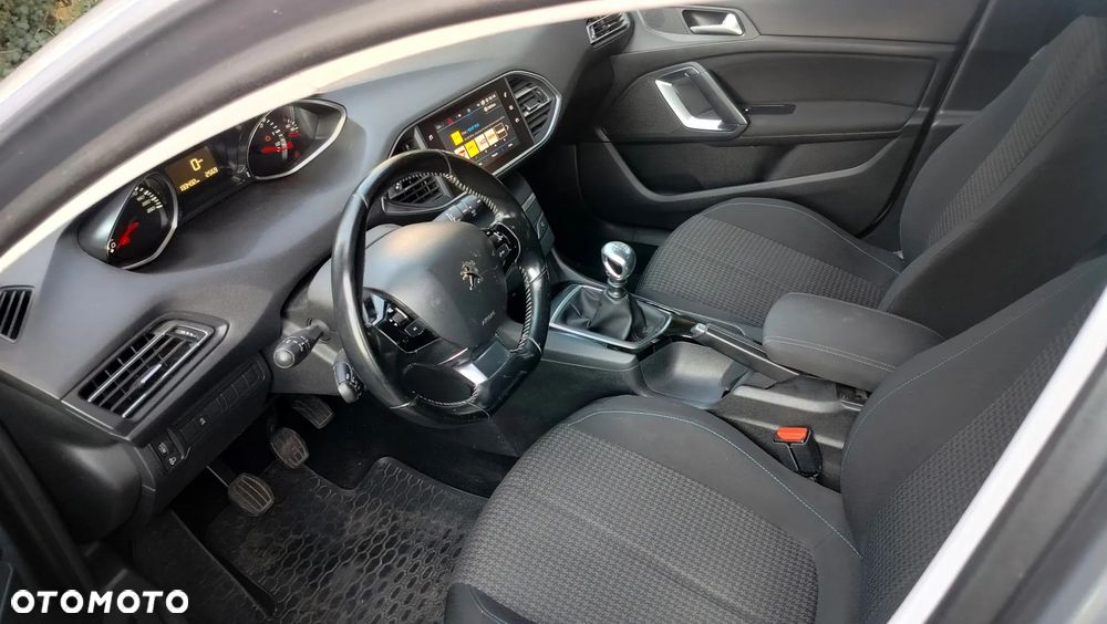 Peugeot 308 - 5