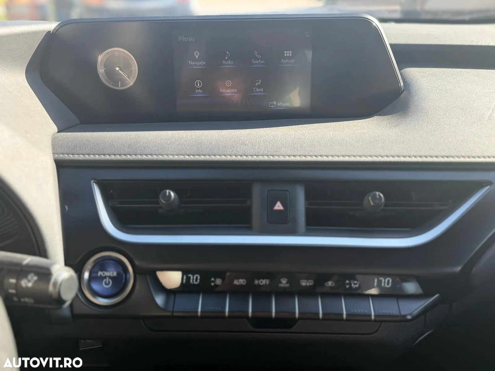 Lexus UX 250h 2.0L HEV 20H- (178 HP) 4X2 CVT Business - 15