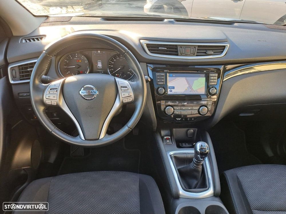Nissan Qashqai 1.2 DIG-T N-Connecta 18 - 10