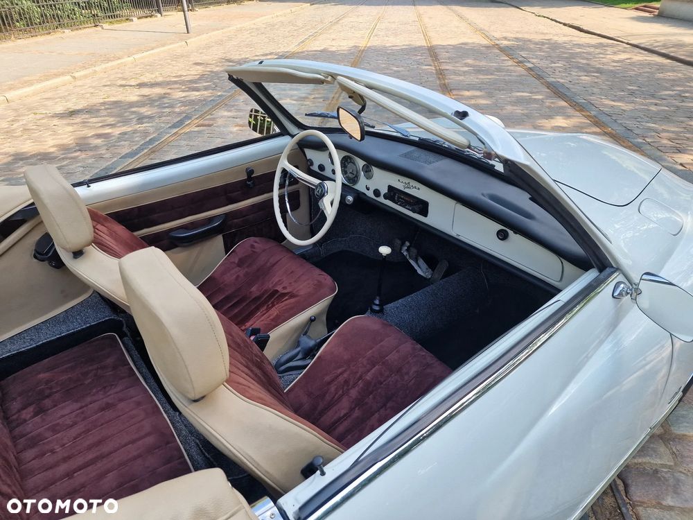 Volkswagen Karmann Ghia - 17
