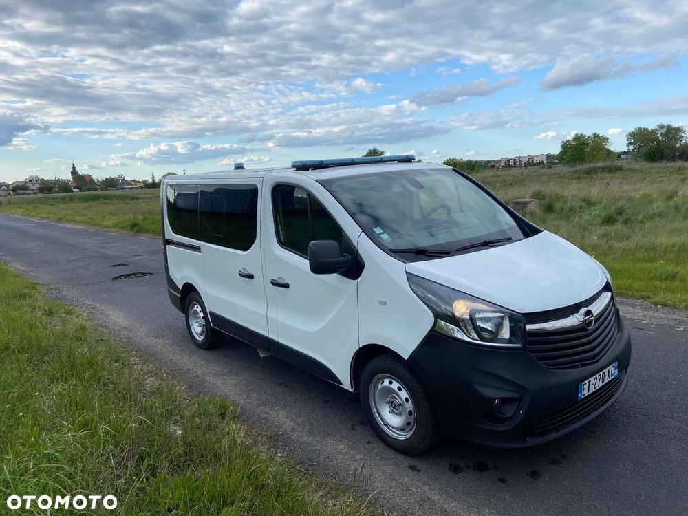 Opel Ambulans Karetka vivaro - 11