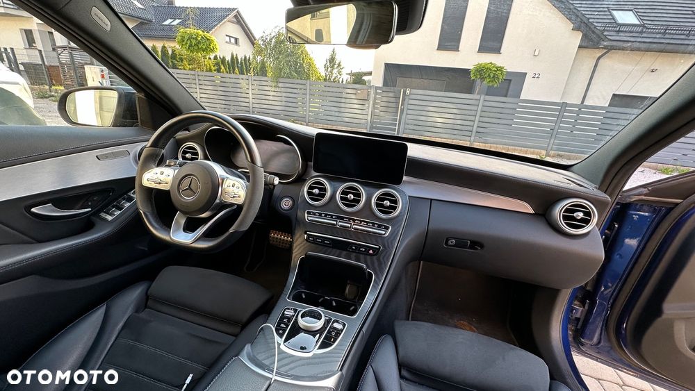 Mercedes-Benz Klasa C 220 d T 9G-TRONIC Night Edition - 31
