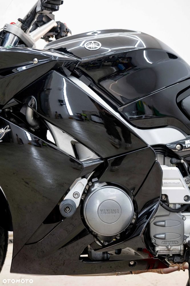 Yamaha FJR - 13