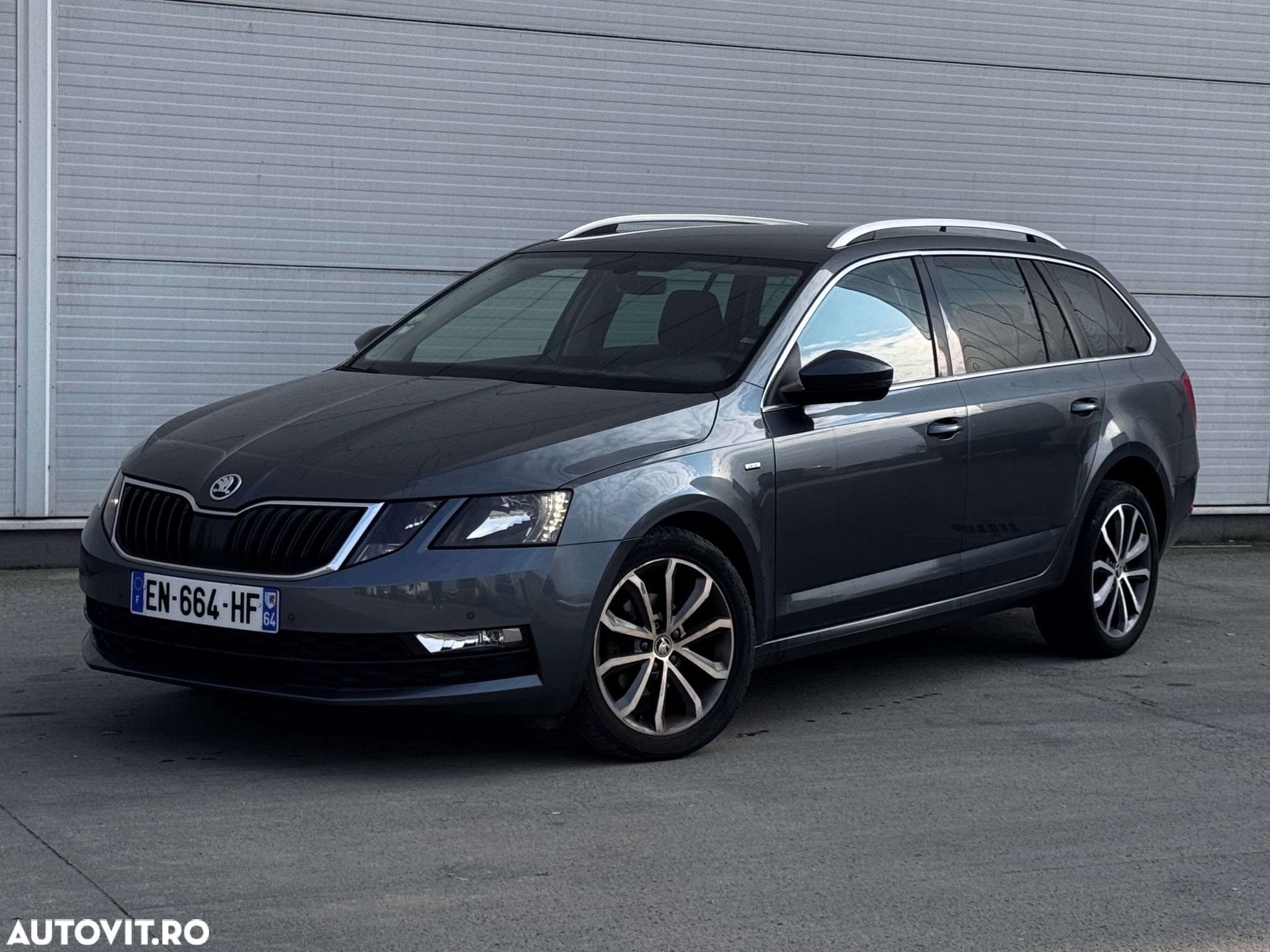 Skoda Octavia Combi Diesel 1.6 TDI DSG Style - 1