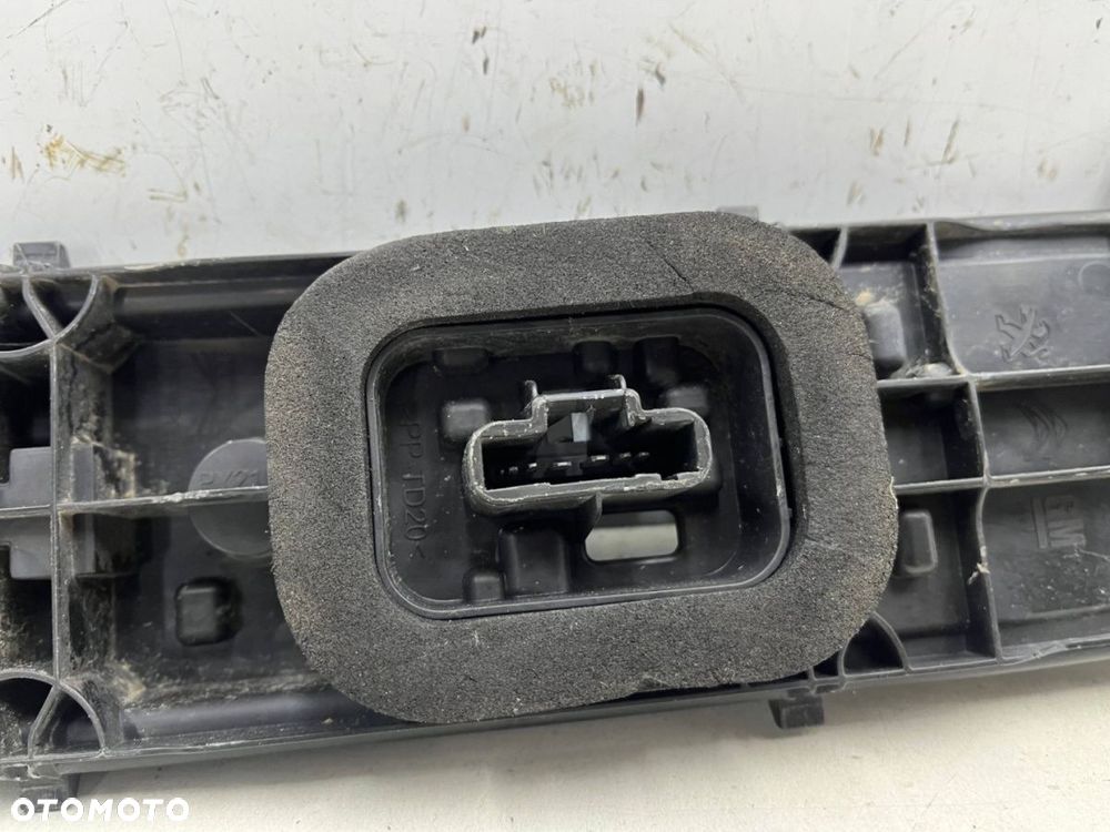 Wkład lampy Citroen Berlingo Partner Proace City Combo E 18r- prawa lewa tylna listwa oprawa żarówek - 15