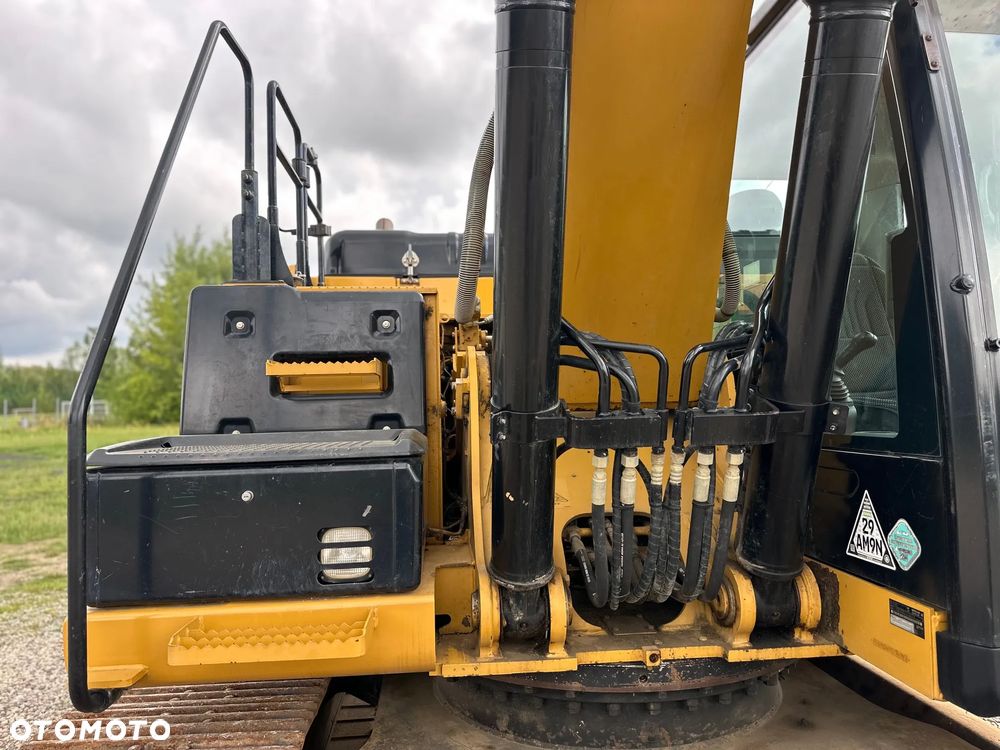 Caterpillar 324e - 7
