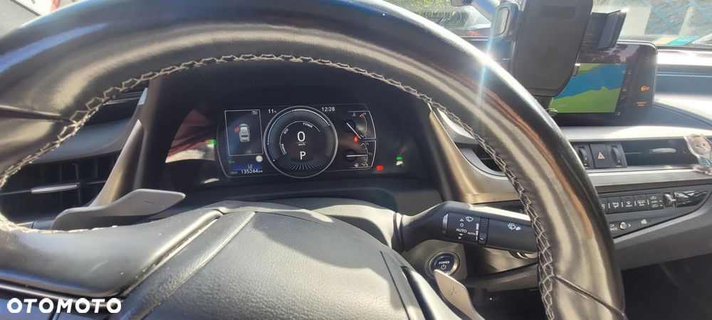 Lexus ES - 1
