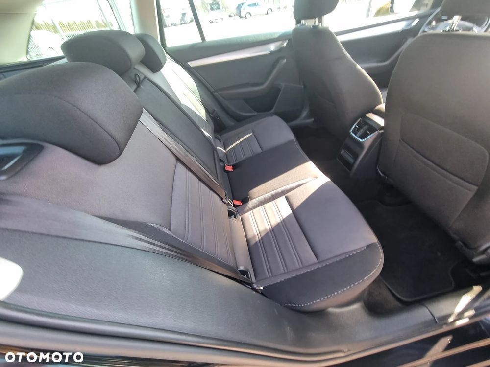 Skoda Octavia 2.0 TDI DSG Tour - 9