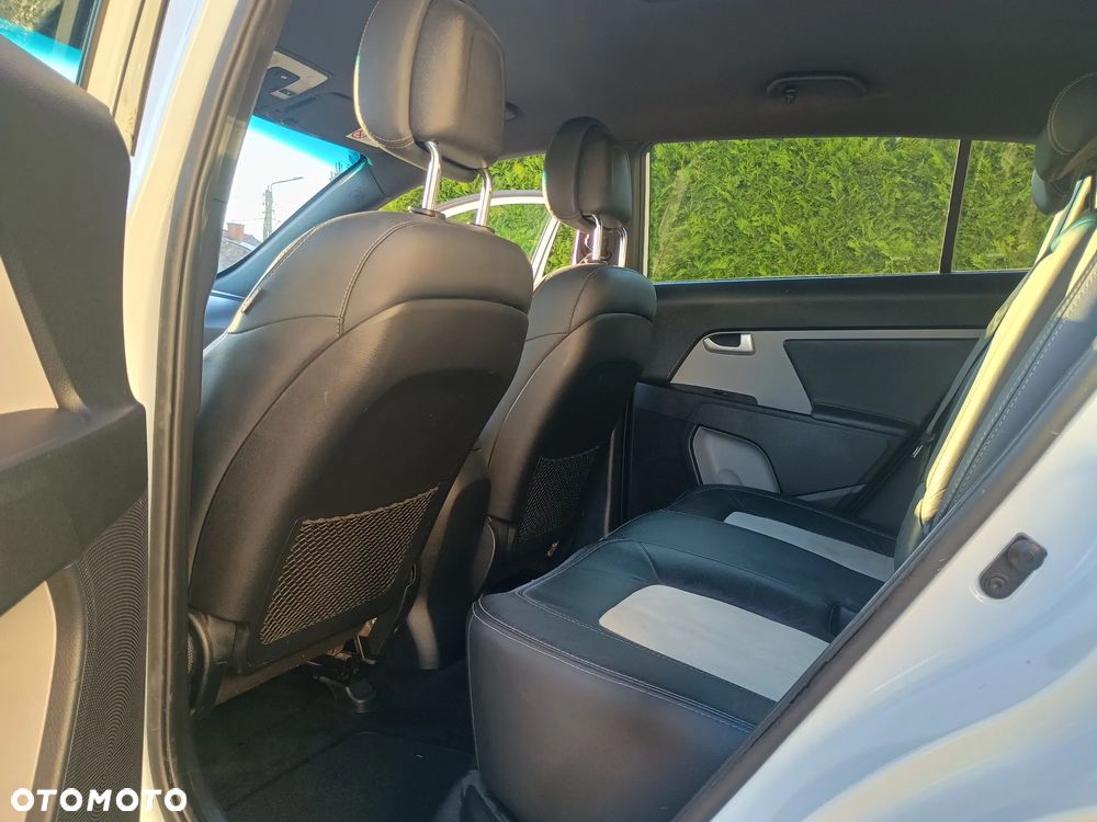 Kia Sportage 1.7 CRDI 2WD Attract - 36