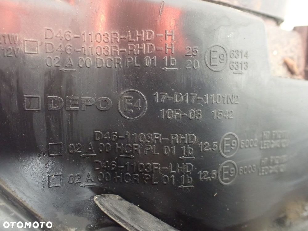 LAMPA PRAWA PRZEDNIA AUDI A4 B5 - 7