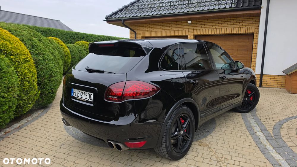Porsche Cayenne Turbo - 17