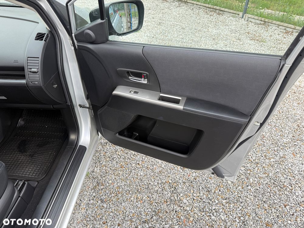 Mazda 5 2.0 Exclusive + - 26