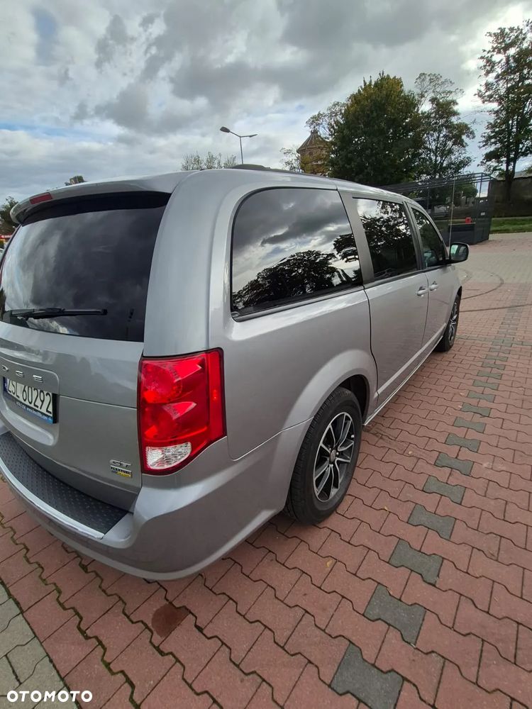 Dodge Grand Caravan 3.6 R/T - 30