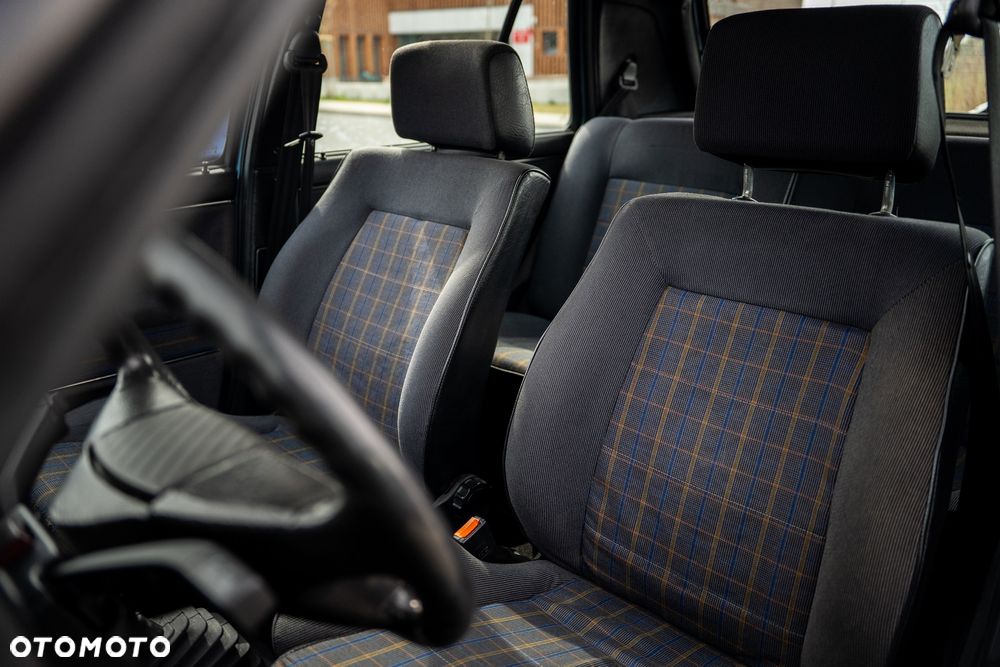 Volkswagen Golf - 31