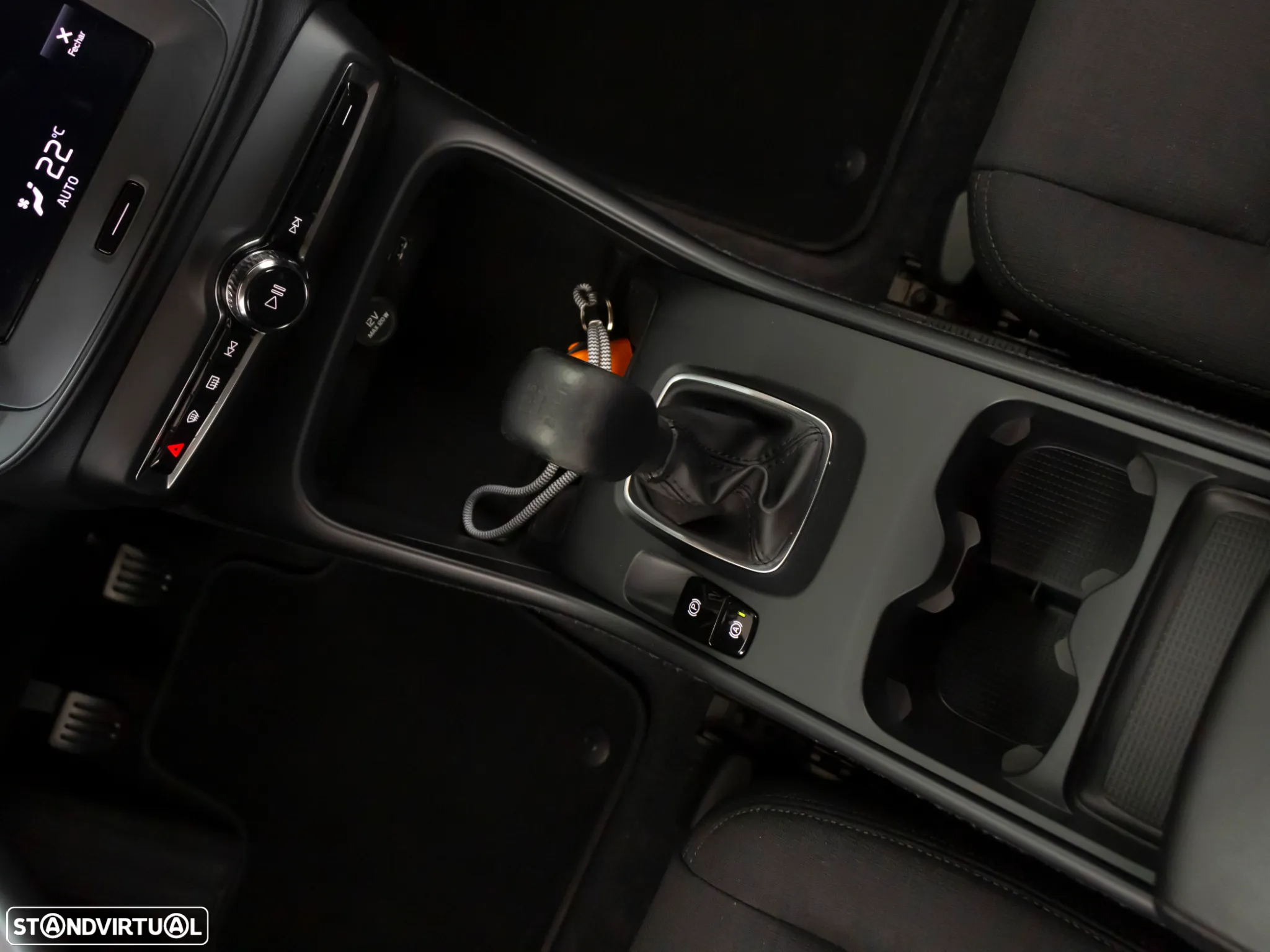 Volvo XC 40 1.5 T2 Momentum Core - 34