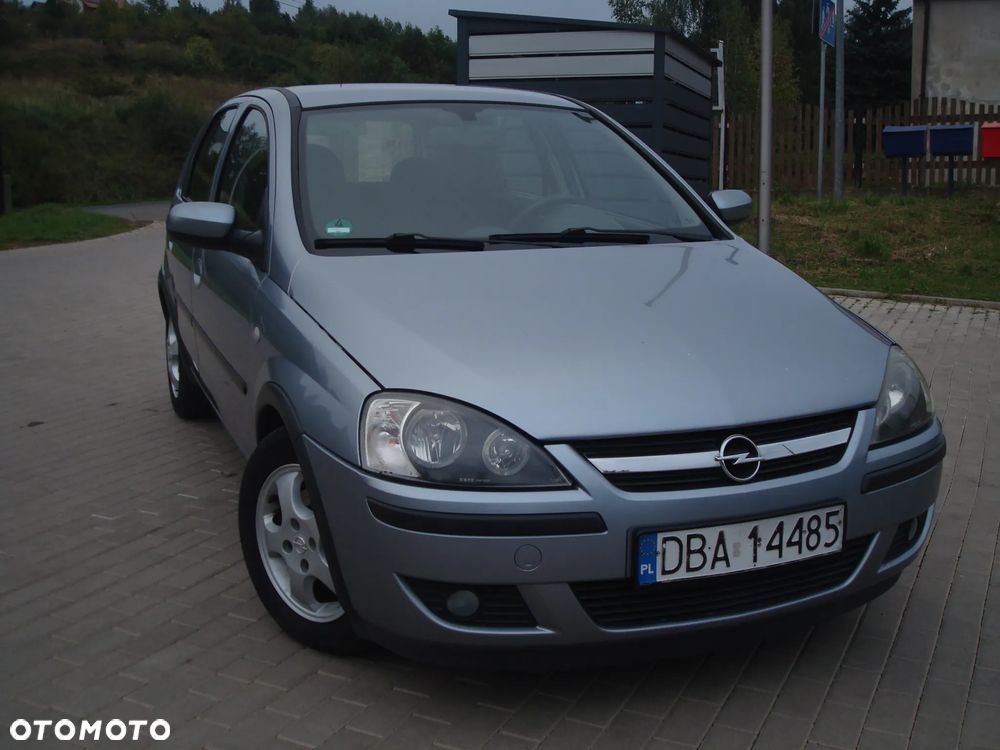 Opel Corsa 1.4 16V Cosmo - 2