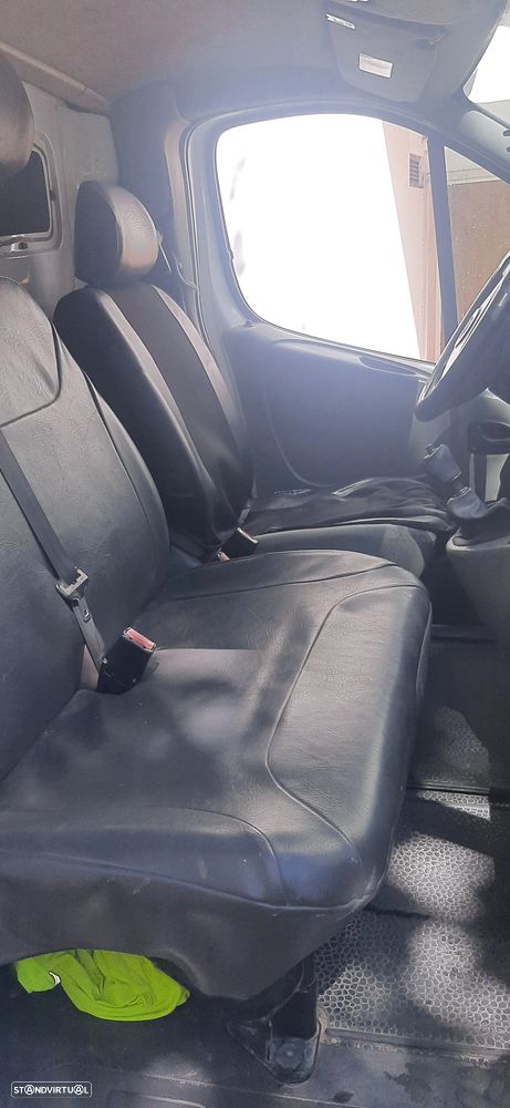 Opel Vivaro 1.9 DTi L1 H1 — fotografia 10