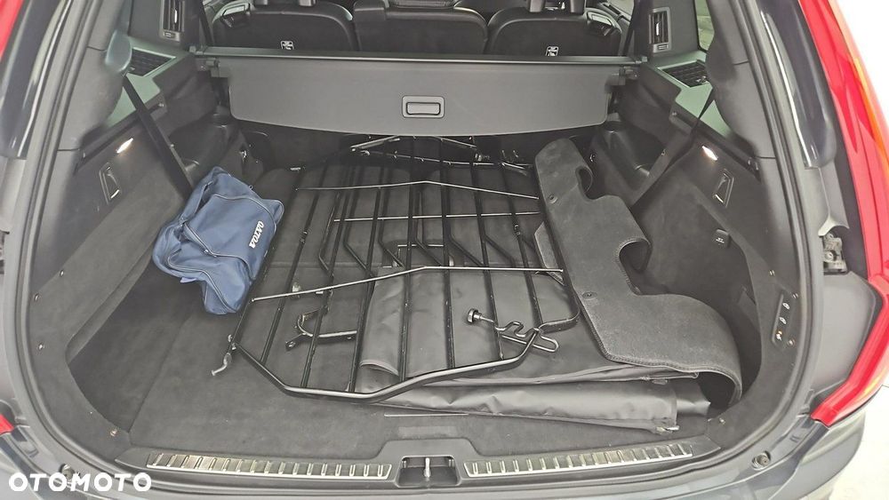 Volvo XC 90 T8 AWD Plug-In Hybrid R-Design 7os - 25