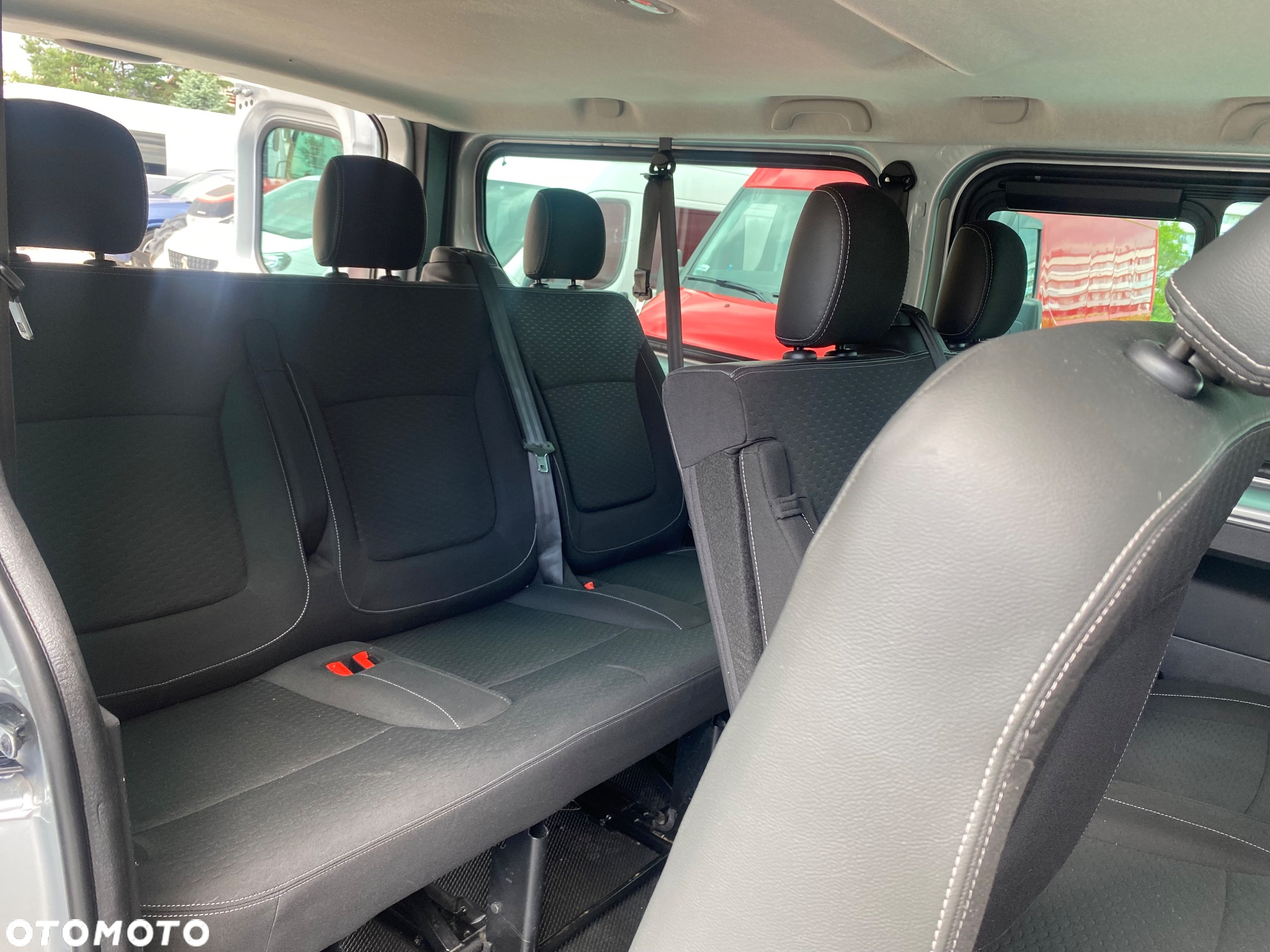 Opel Vivaro L2H1 2,9t Essentia Business - 16