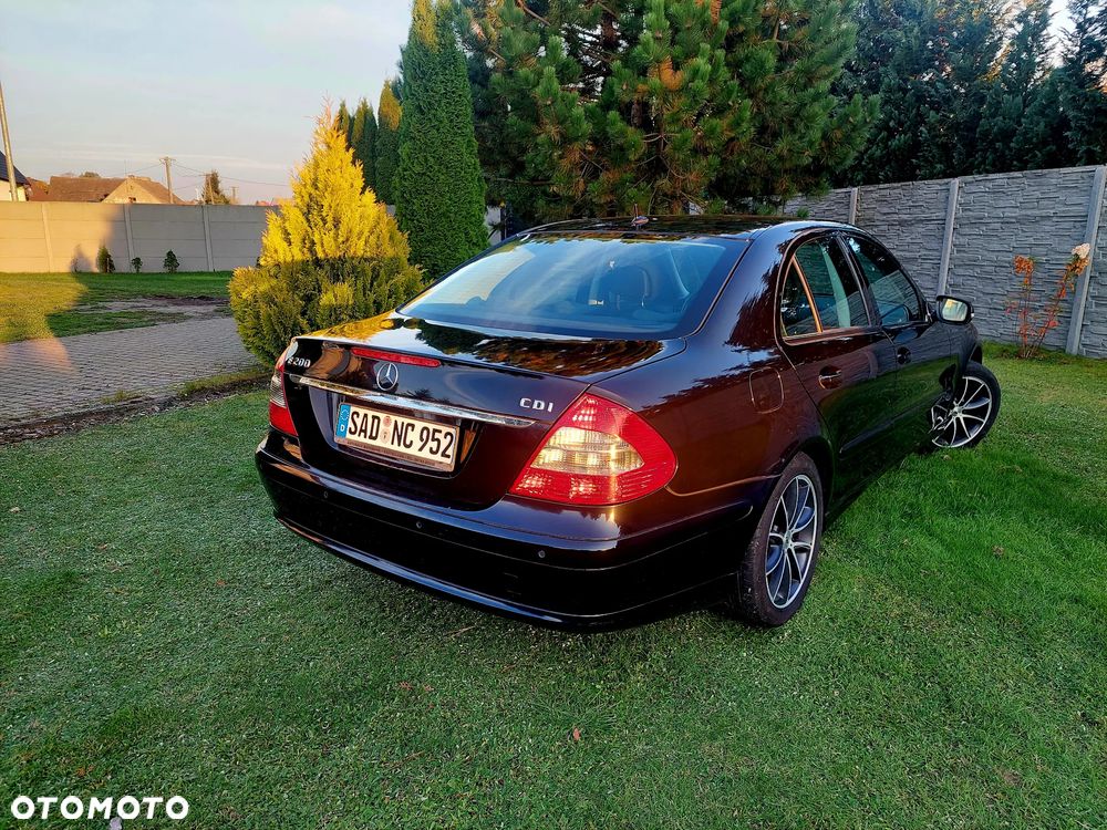 Mercedes-Benz Klasa E 200 CDI Classic - 14