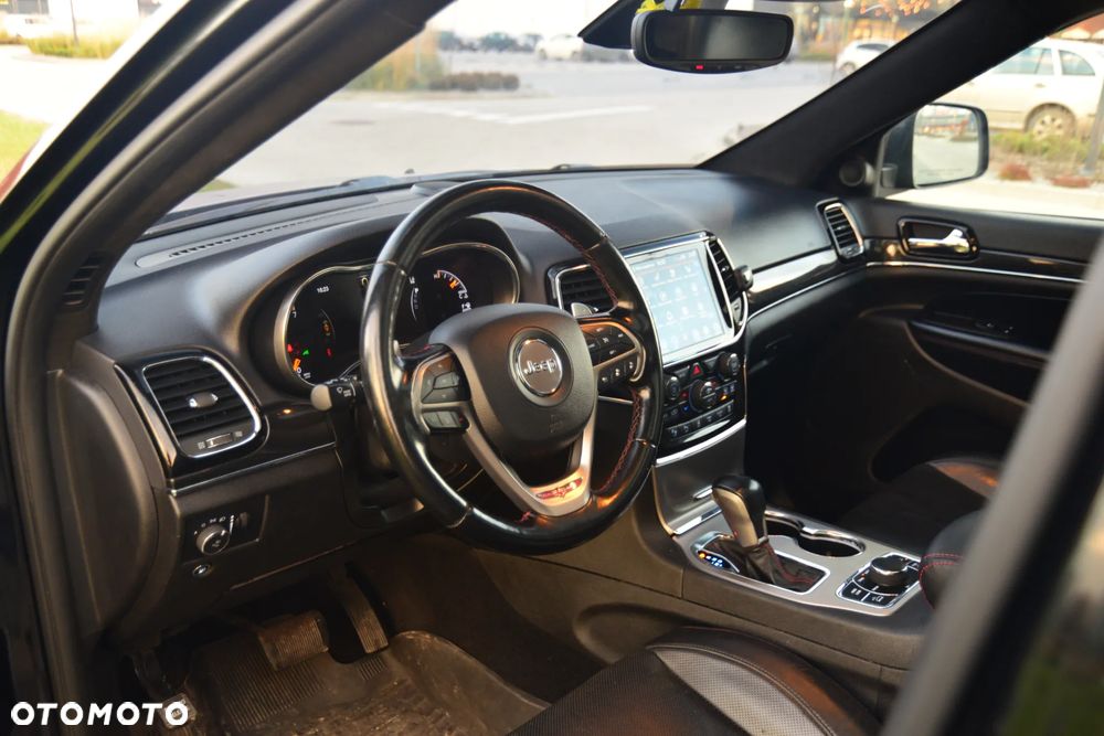 Jeep Grand Cherokee - 27
