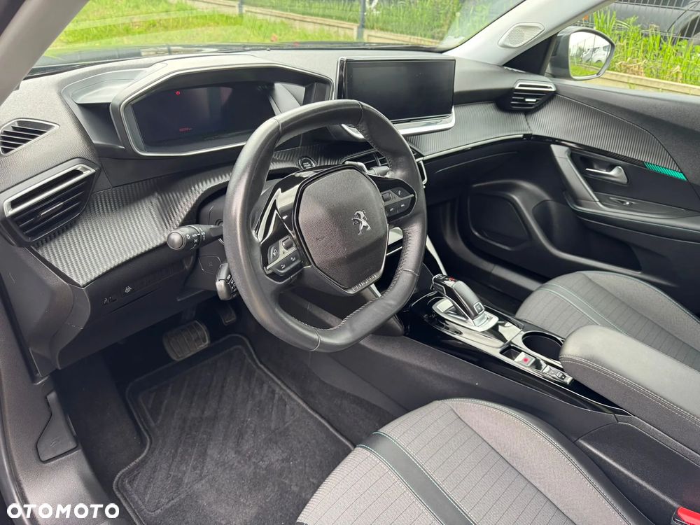 Peugeot 2008 - 11