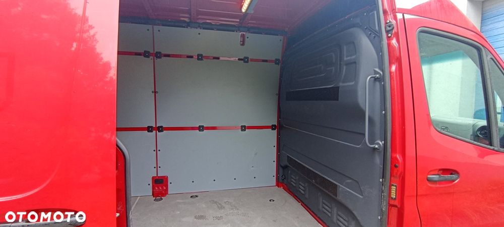 Mercedes-Benz Sprinter - 19