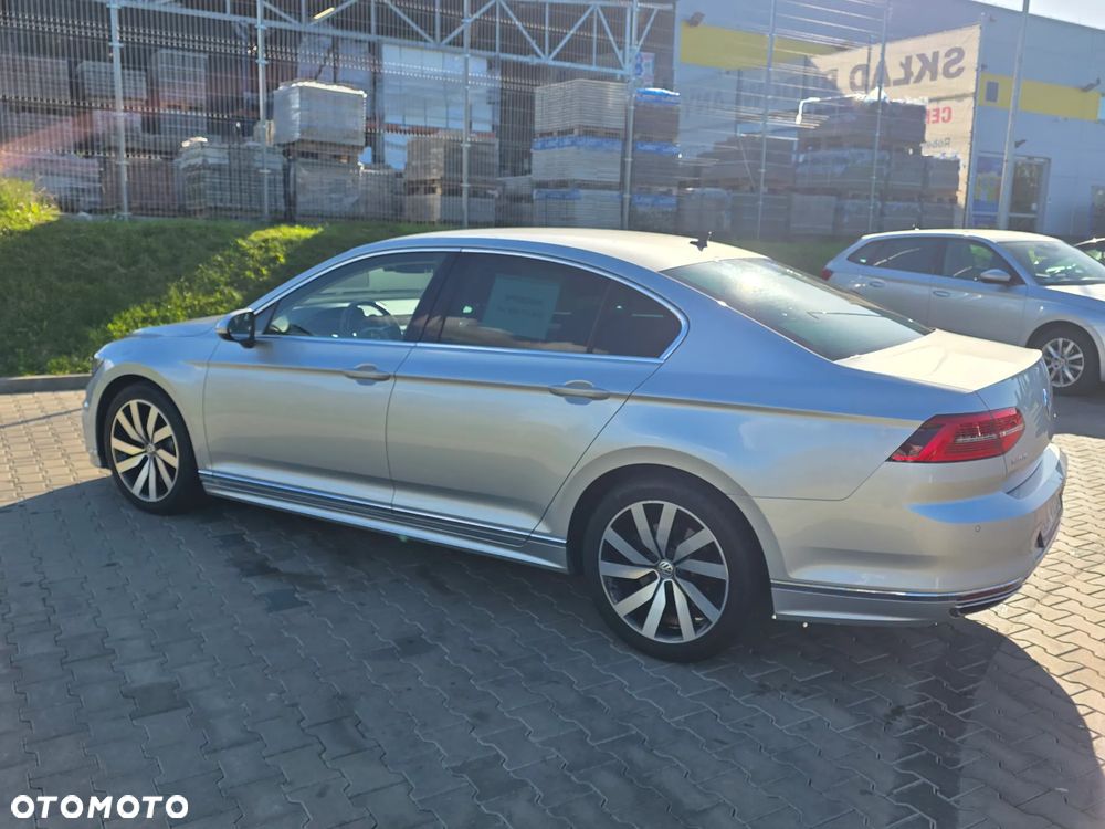 Volkswagen Passat 2.0 TSI 4Mot Highline DSG - 25