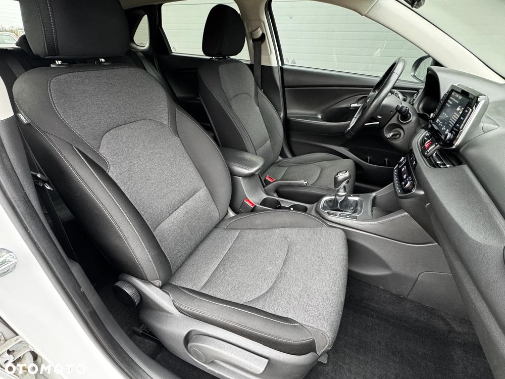 Hyundai i30 1.5 DPI Smart - 32