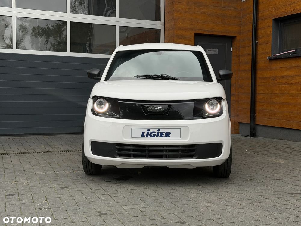 Ligier JS50 - 3