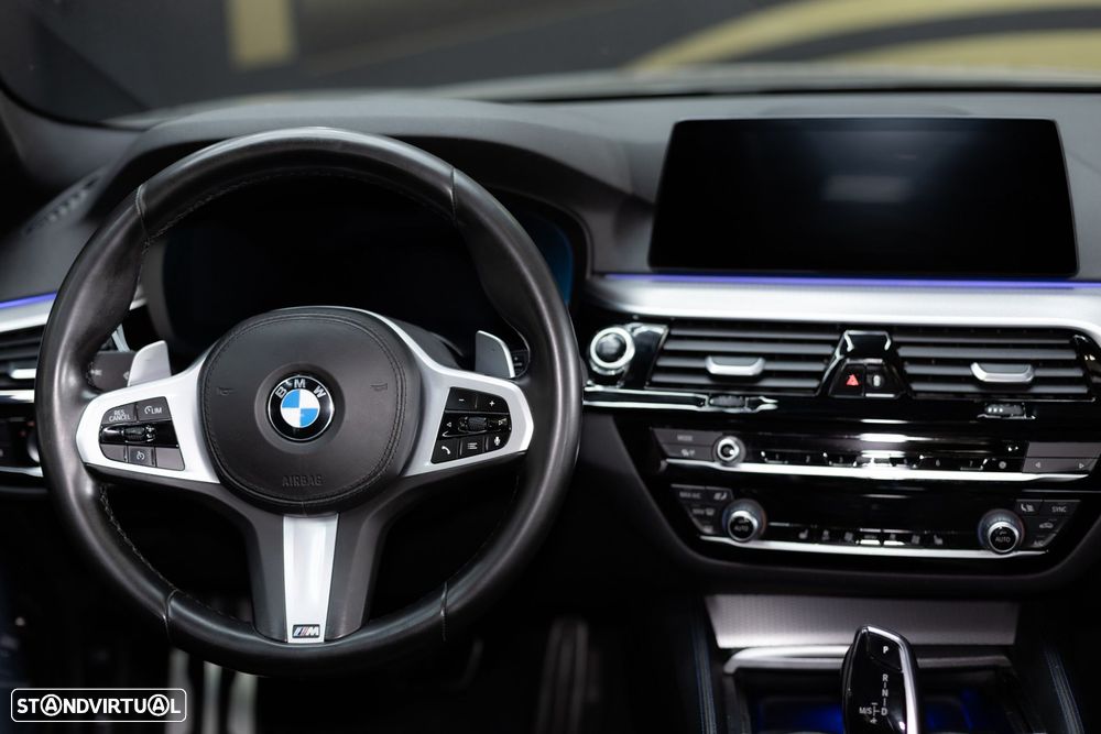 BMW 530 e Pack M - 25