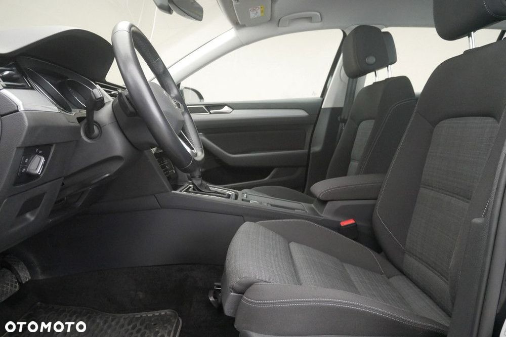 Volkswagen Passat Variant 2.0 TSI Business DSG - 12