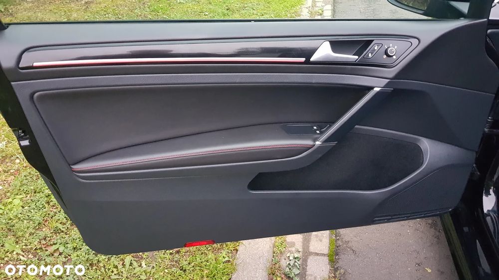 Volkswagen Golf GTI (BlueMotion Technology) DSG - 26