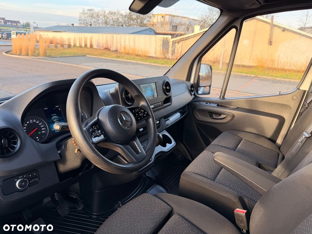 Mercedes-Benz Sprinter - 21